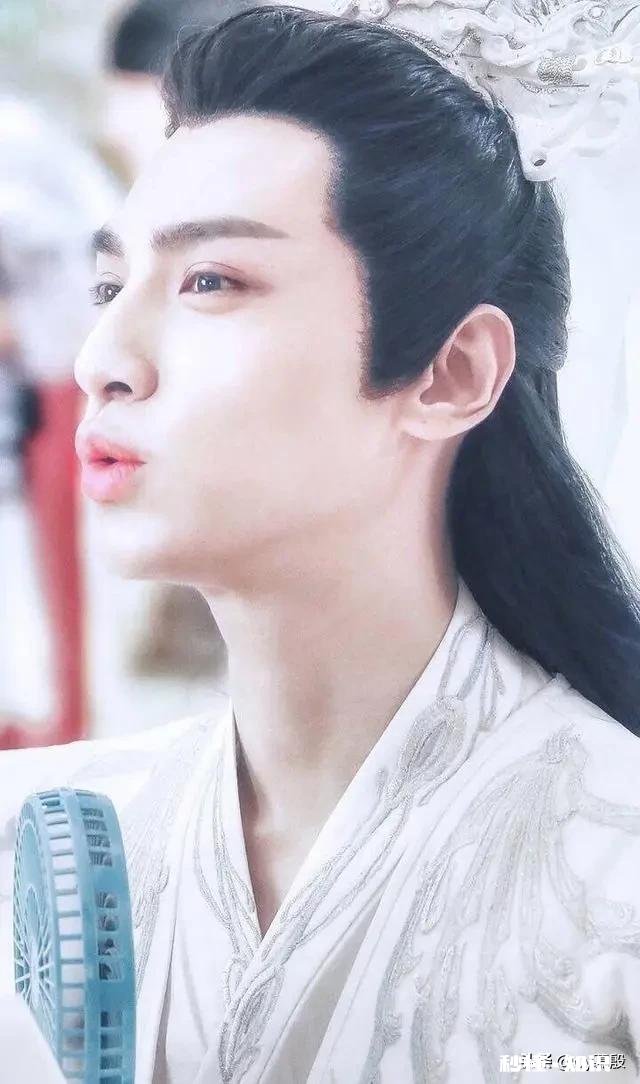 如何评价《香蜜沉沉烬如霜》罗云熙的演技