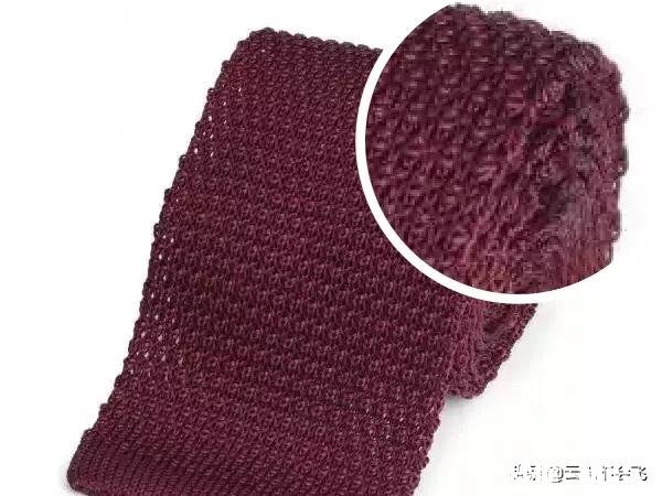 夏天穿西装应该选择什么样的领带合适