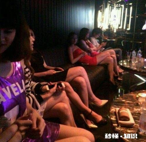 一个男的从未出去洗过脚按过摩，你怎么看待