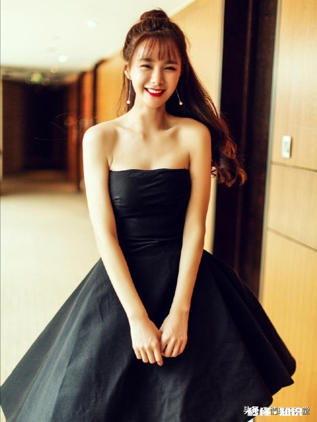 为什么女生穿抹胸裙不会掉