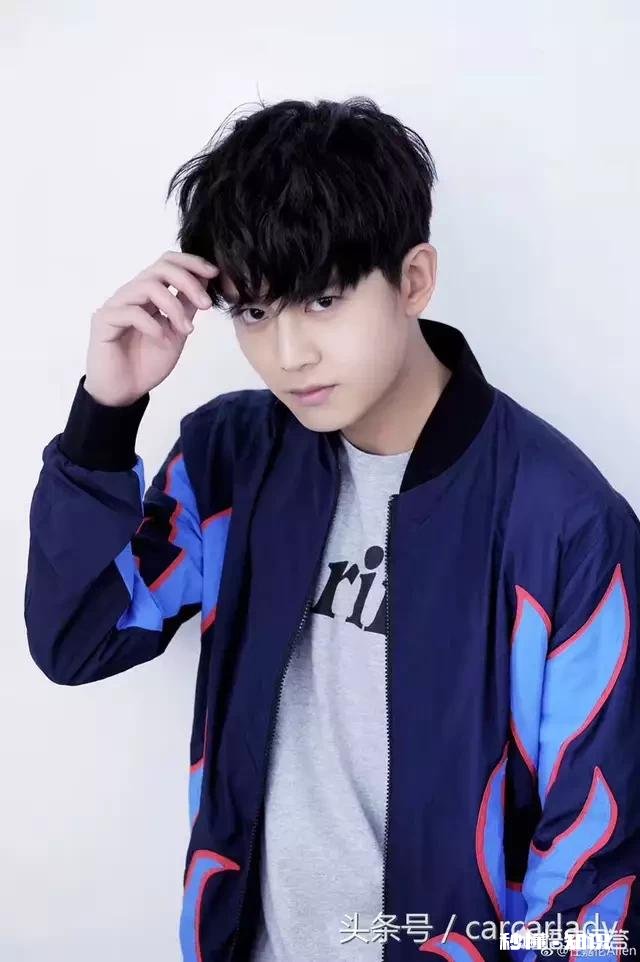 你觉得林更新和任嘉伦谁更帅你更喜欢谁