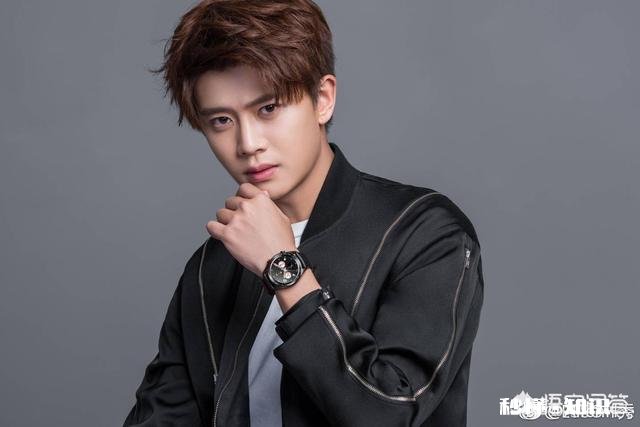 你觉得林更新和任嘉伦谁更帅你更喜欢谁