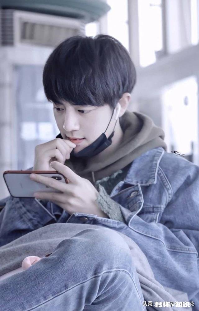 为什么总会有人说肖战糊了那他的专辑《光点》的大卖又是为何呢