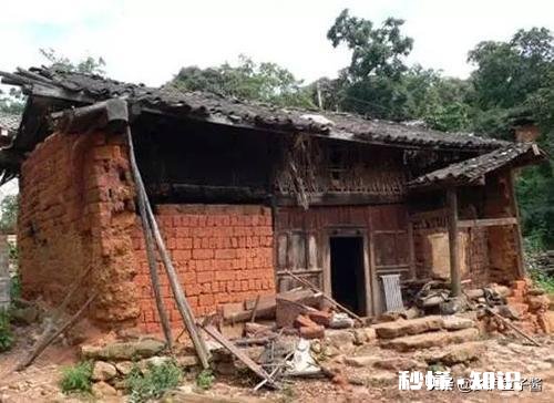 老家的宅基地，房子基本塌了，还有必要翻盖吗