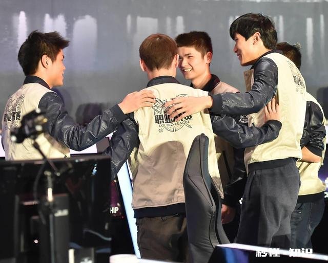 在刚刚结束的lpl季后赛OMG vs IM,为什么OMG能够让二追三