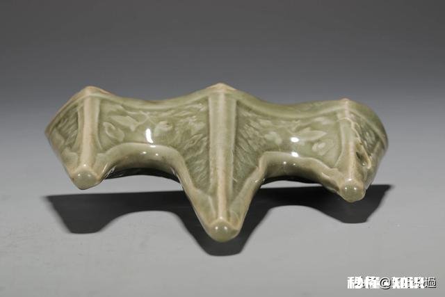 明中期文房，青花瓷笔架山价格多少为什么