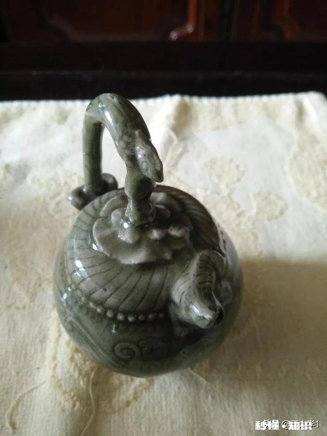 明中期文房，青花瓷笔架山价格多少为什么