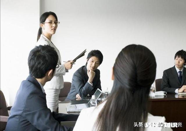发现老公关注人妖伪娘同性恋,他是一个正常男人吗