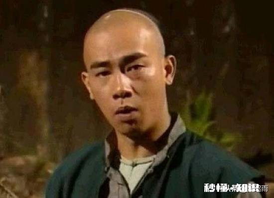 你觉得陈小春和黄晓明，谁的演技更能贴合剧本的韦小宝为什么