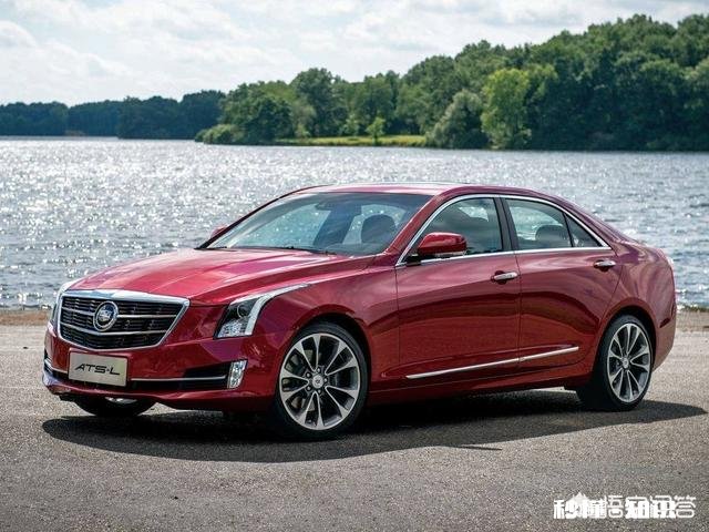 预算落地价在30万元以内，主要是日常上班使用，奥迪A4L与吉普大指挥官哪款车比较好