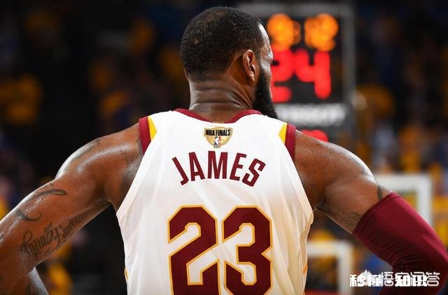 美国NBA的收视率直线下滑，球迷纷纷将责任推给詹姆斯，你怎么看