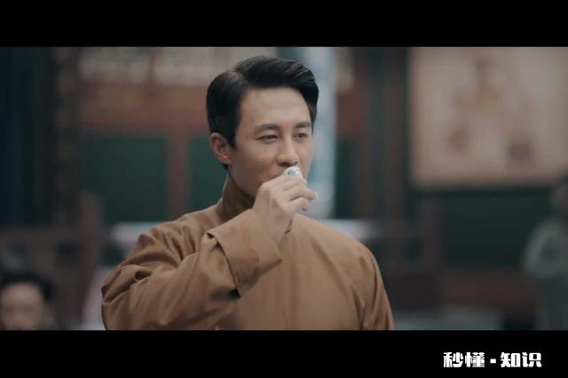 《鬓边不是海棠红》中，原小狄为何没有娶俞青