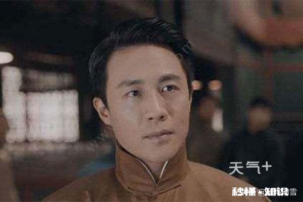 《鬓边不是海棠红》中，原小狄为何没有娶俞青