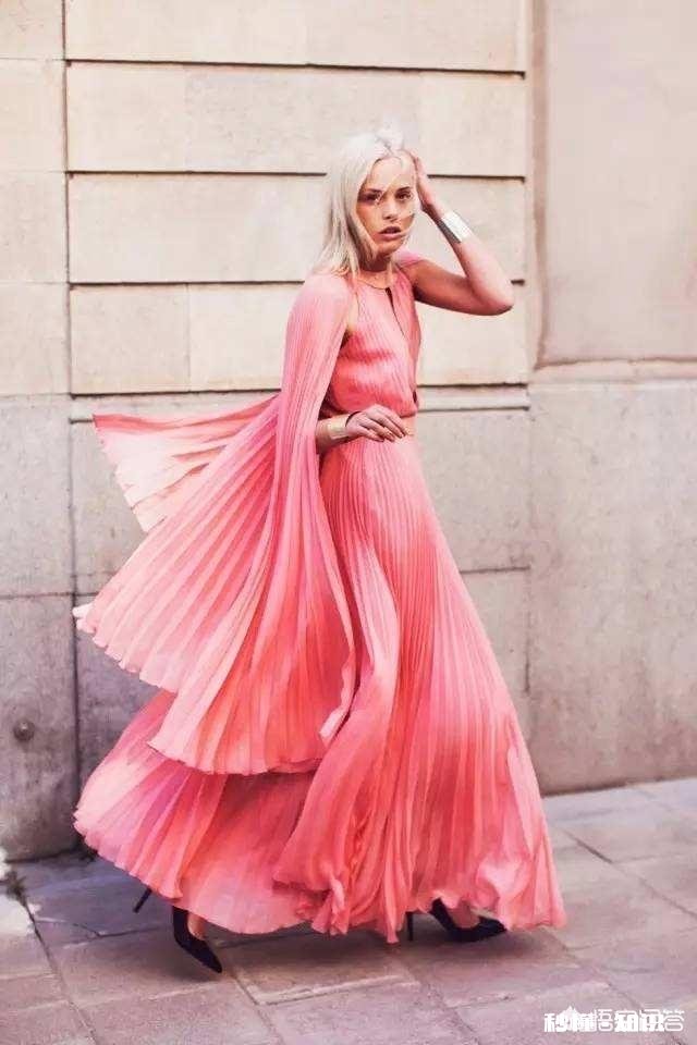 浪漫梦幻的粉色，怎样穿才能既时髦又高级