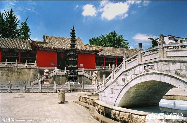 济南、合肥与成都相比，只论宜居环境，你认为哪里更好