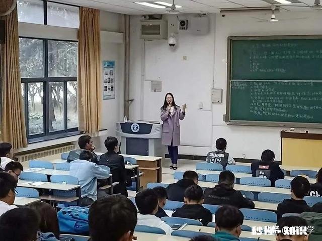 大专毕业的非师范生有资格证，如何找到教师工作