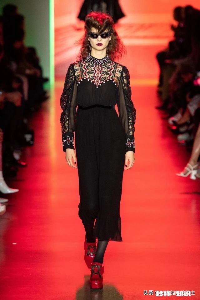 女装的布料如何选择