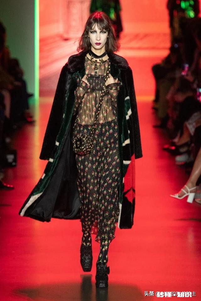 女装的布料如何选择