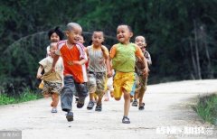 农村孩子的六一是如何度过的你会给孩子买礼物吗