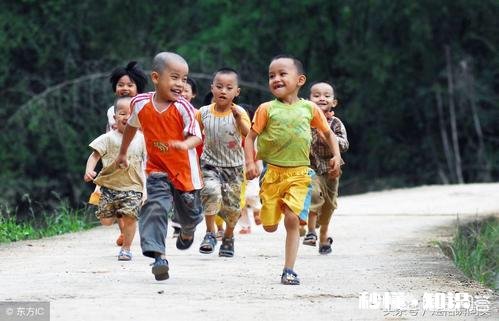 农村孩子的六一是如何度过的你会给孩子买礼物吗