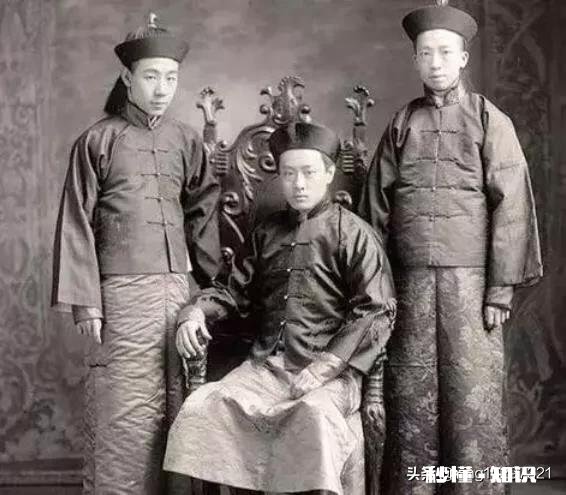 在我国历史上姓氏文化是比较重要的,那清朝灭亡以后八大贵族都改了什么姓