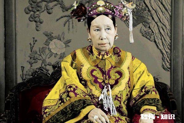 在我国历史上姓氏文化是比较重要的,那清朝灭亡以后八大贵族都改了什么姓