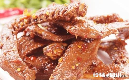 开学第一天，你给舍友分享家乡的特产，结果发现少一个人的。这时你怎么做