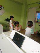 开学第一天，你给舍友分享家乡的特产，结果发现少一个人的。这时你怎么做