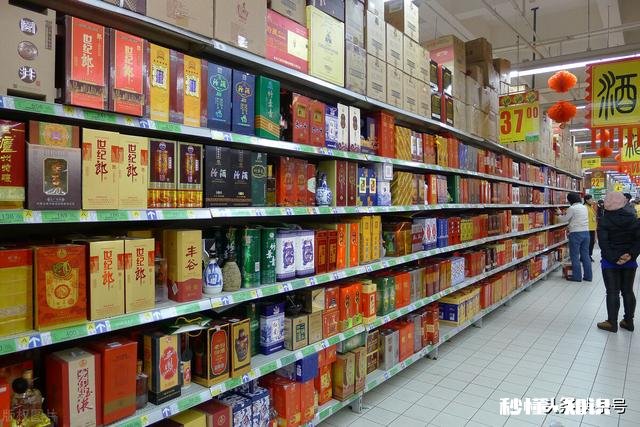 曾经“躺赚”的烟酒店，如今为什么大批从业者选择退出