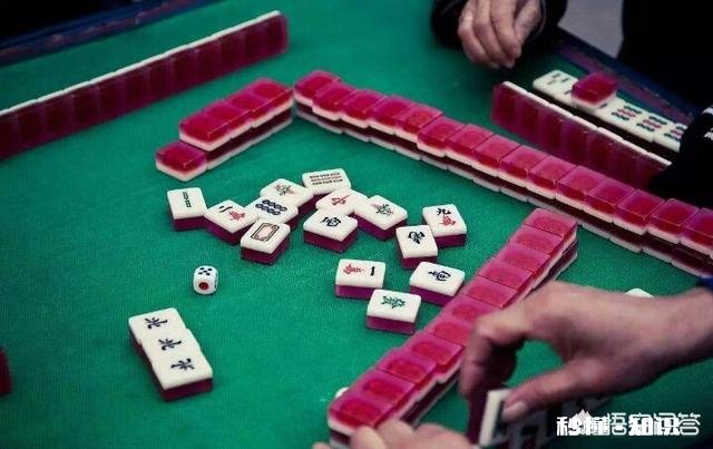 在有些农村里，不会打麻将的人会被村民们看不起，你怎么看待这样的现象