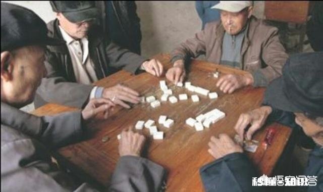 在有些农村里，不会打麻将的人会被村民们看不起，你怎么看待这样的现象