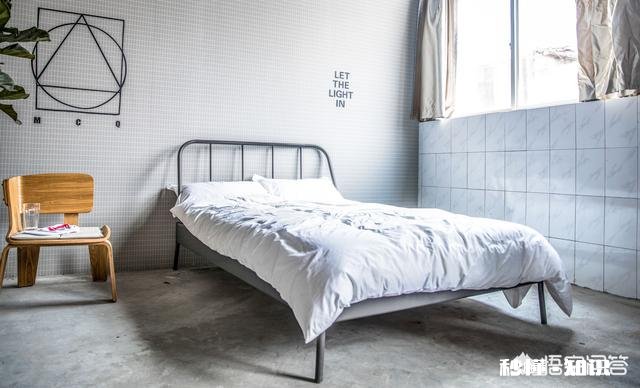 在日常生活中，玻璃怎么才能轻松擦干净