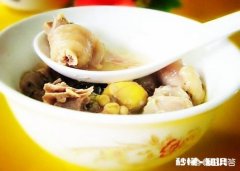 煲鸡汤时加什么中药有利于补气血