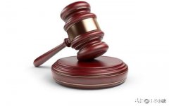 甲方对房屋有居住权没有所有权。甲方把棺材放在院里，合法吗