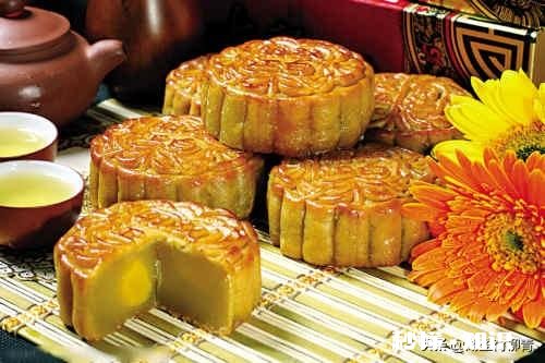 爸爸已经五十出头了，跟朋友聚会总是喝到烂醉如泥，怎么劝