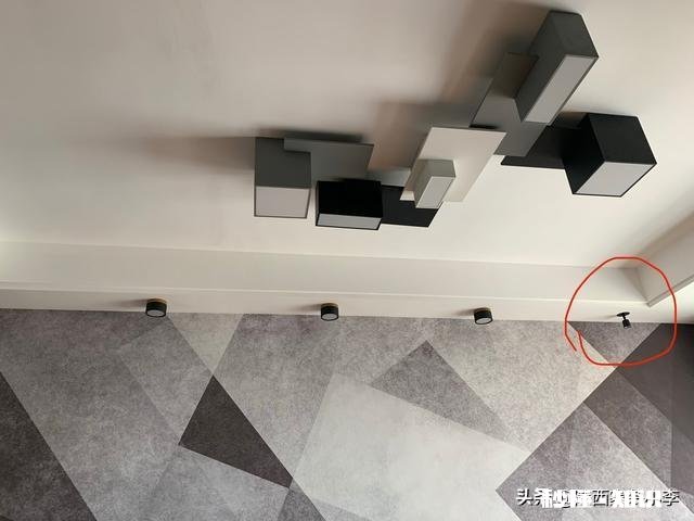 把一个射灯换成监控,怎么把其中的一个射灯电路改成一直通电