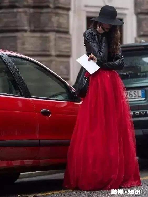 服装爆款千篇一律,感觉泯灭了个性,为什么还是会有人争相购买