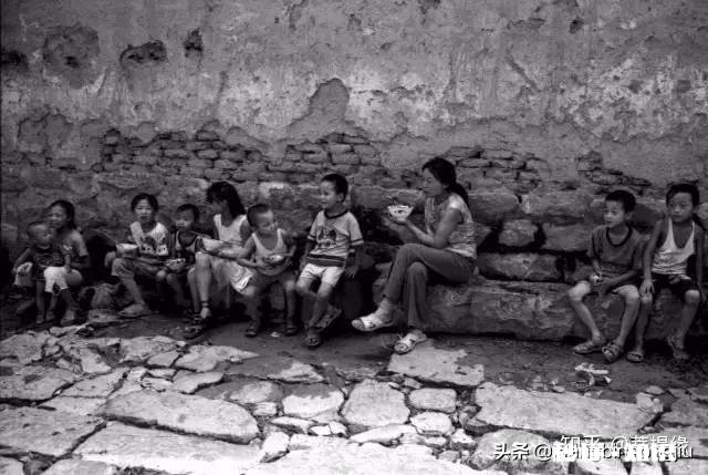 为何这几年农村的人吃饭,不愿意去外面吃饭场吃饭串门聊天了