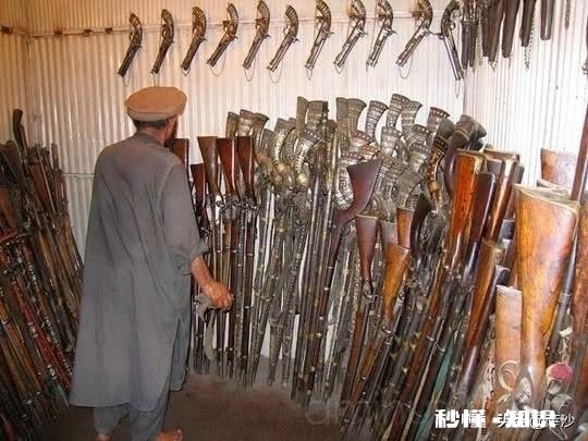美军占领阿富汗之后为何不收缴民间武器难道他们不懂釜底抽薪