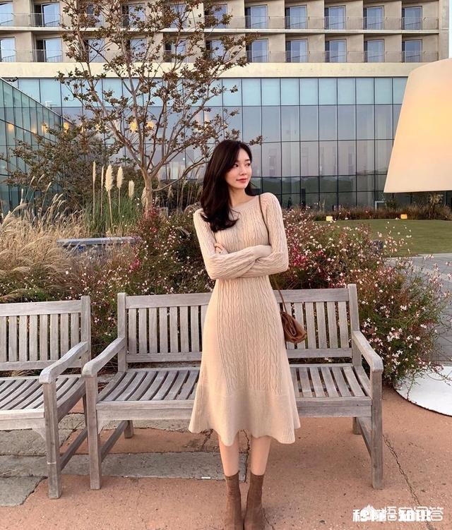 适合秋冬的长款针织连衣裙该怎么选有什么慵懒女生必备