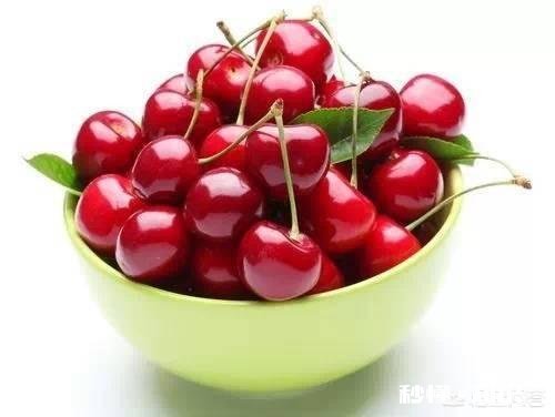 市场买的大红樱桃果里面有小白虫在动，敢吃吗