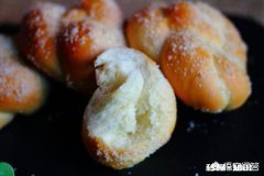 黄油用完了，能用随手可得的油做面包吗