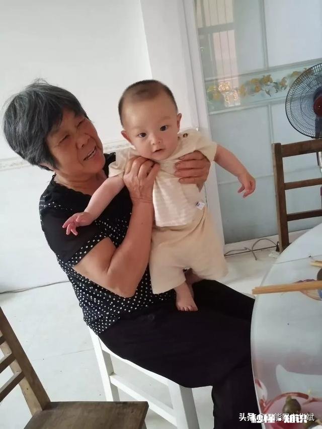 当你的父母老了，你晚上会选择手机关机吗