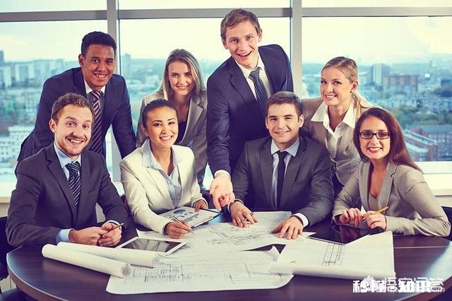 做了一年的小领导，天天替领导背锅，公司也不提拔你，但是很喜欢这份工作，要不要辞职