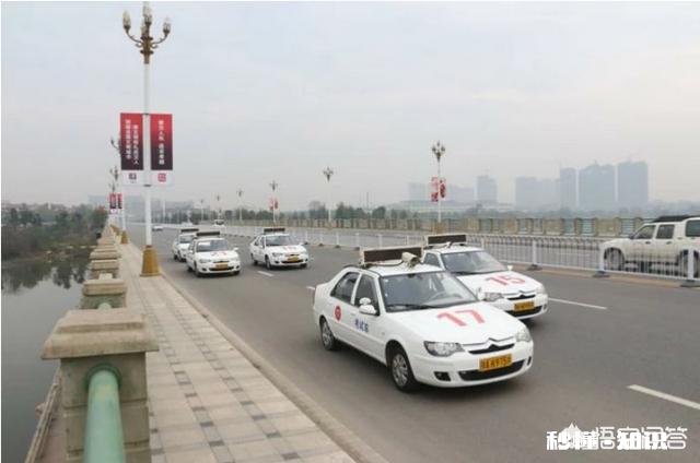 考驾照有规定时间，这时间是从报名开始算，还是从科目一考了之后开始算