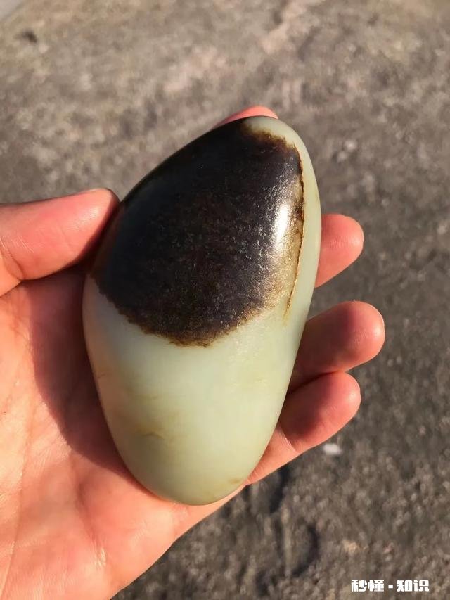 “人养玉，玉养人”是真的吗，和田玉和翡翠哪个更好