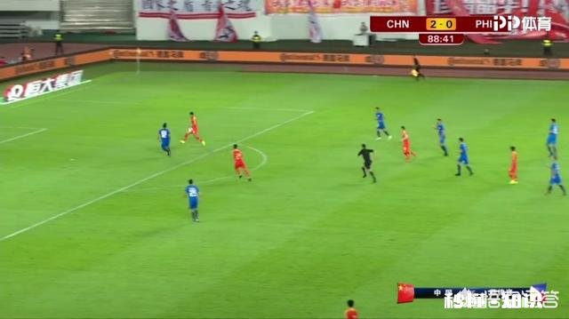 里皮的新男足赢球了，但进球的却是两个中场球员，国足前锋依然无法进球，你怎么看