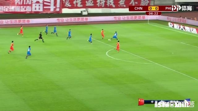 里皮的新男足赢球了，但进球的却是两个中场球员，国足前锋依然无法进球，你怎么看