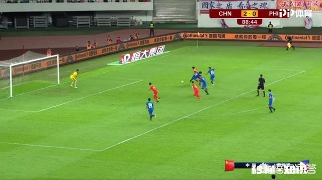 里皮的新男足赢球了，但进球的却是两个中场球员，国足前锋依然无法进球，你怎么看