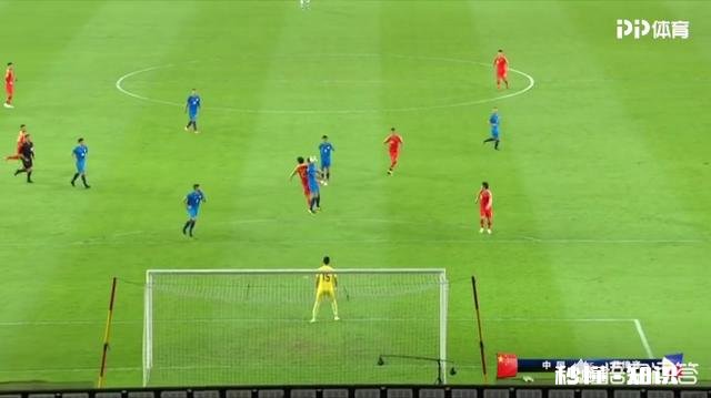 里皮的新男足赢球了，但进球的却是两个中场球员，国足前锋依然无法进球，你怎么看